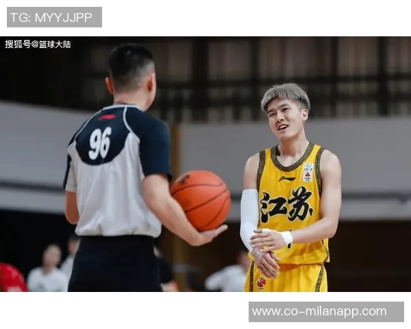 黄荣奇重返南京同曦与贝帅再度携手签下为期一年的C类合同