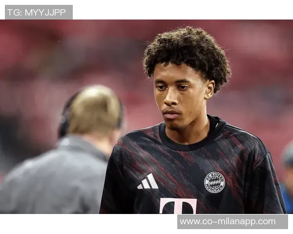 拜仁16岁中卫基亚拉父亲与曼城蓝军洽谈潜在转会事宜 拜仁16岁中卫基亚拉父亲与曼城蓝军洽谈潜在转会事宜