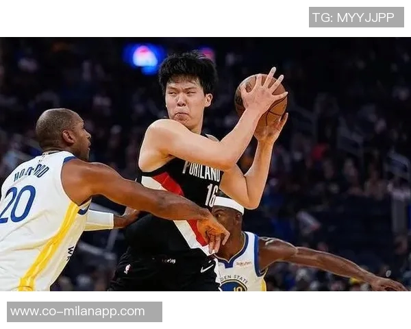 夏普精彩突破助攻杨瀚森轻松抛投首开纪录展现默契配合