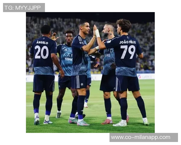 菲利克斯精准下底传中C罗门前接应却遗憾错失良机